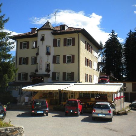 Hotel Roen Ruffre-Mendola エクステリア 写真